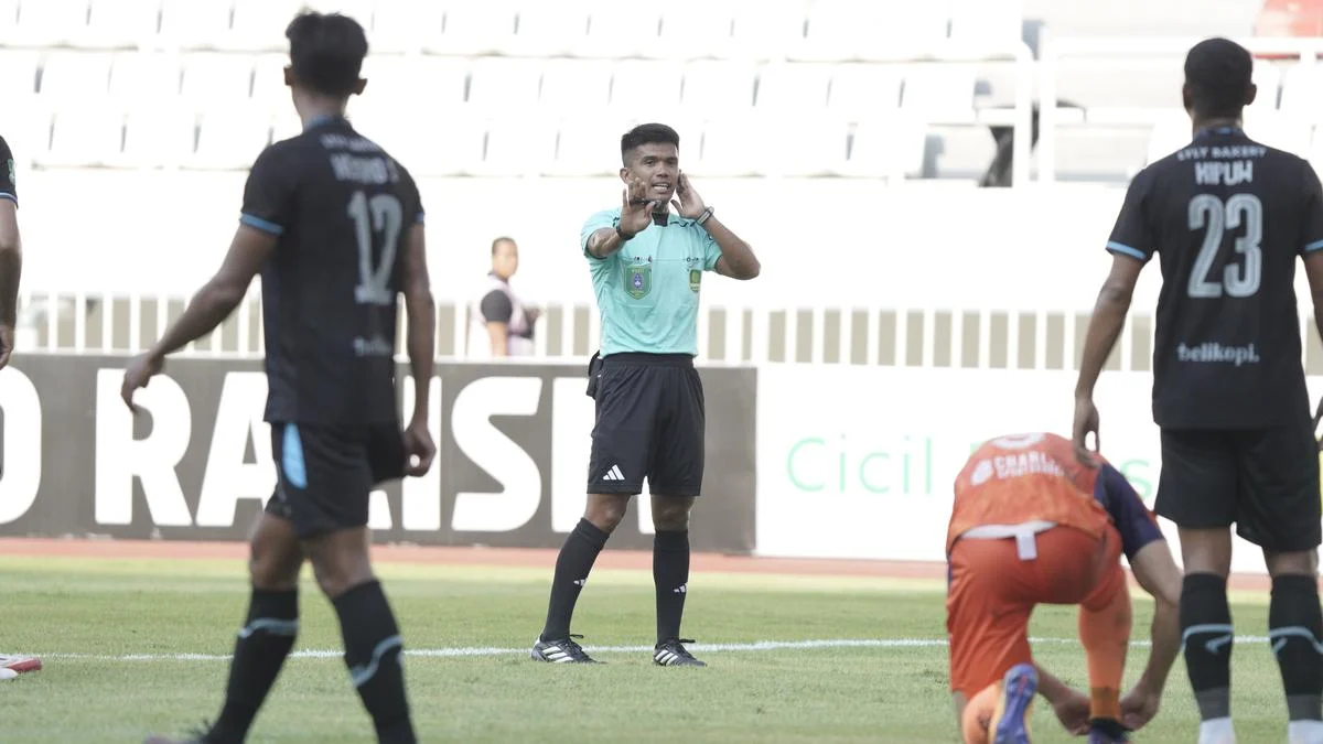Burgos Protes Keras Wasit, Merasa Dirugikan Kontra Almería