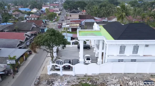 Mami Sultan Ungkap Rumah Mewahnya di Palembang, Kontrakan Sederhana Bedu