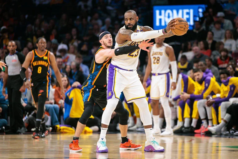 Thunder Menghancurkan Lakers di Playoff NBA
